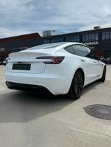 Tesla Model 3 RWD Highland 2025 (208 kW) - Tesla Model 3: Highland