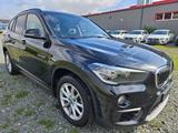 BMW X1 18iA ADVANTAGE * NAVIGATION * PANORAMADACH - BMW X1: Panoramadach