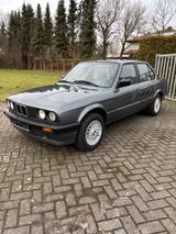 BMW E30 316i - BMW 316: E30 316i