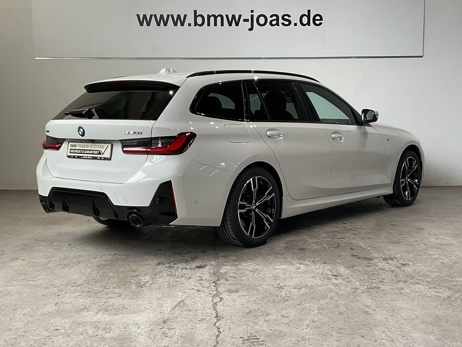 Fahrzeugabbildung BMW 330i xDrive | M Sportpaket pro | Panorama-Glasda