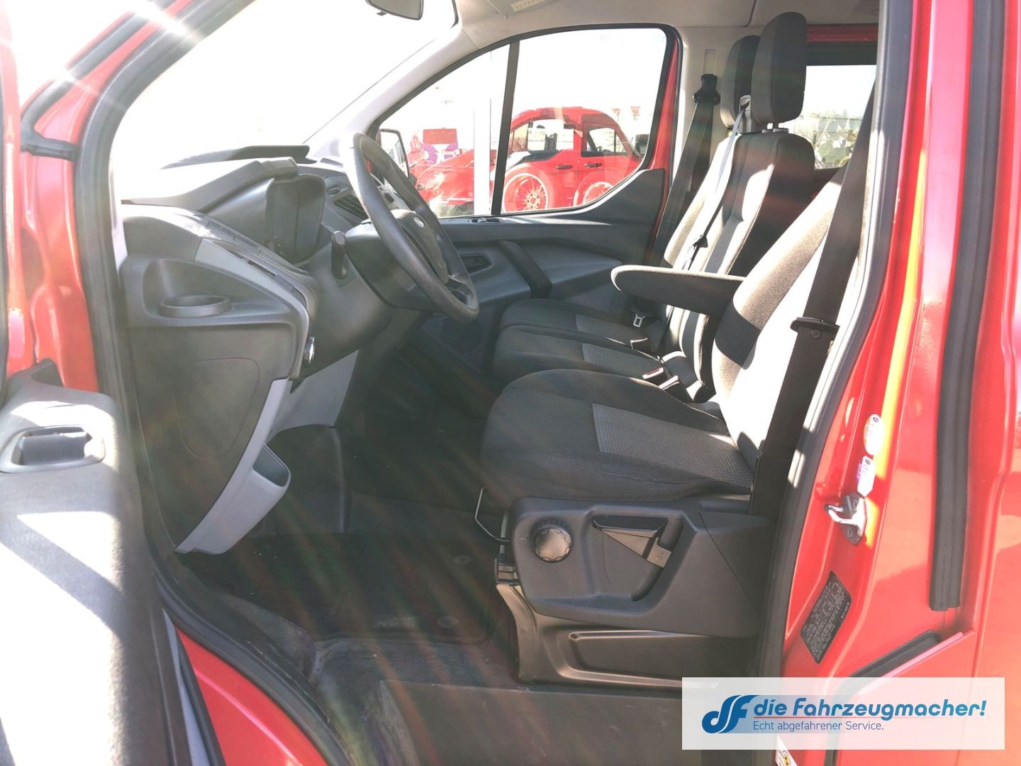 Fahrzeugabbildung Ford Transit Custom Kombi 300 L1 2.2 TDCi *8448