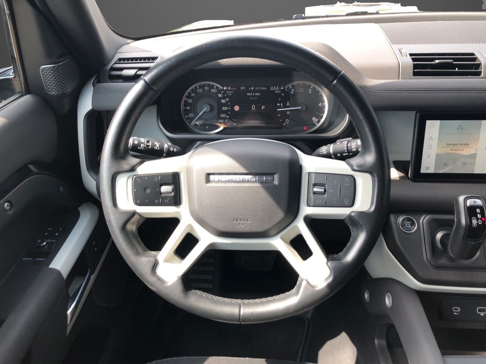 Fahrzeugabbildung Land Rover Defender 90 D250 X-Dynamic SE m. Winde