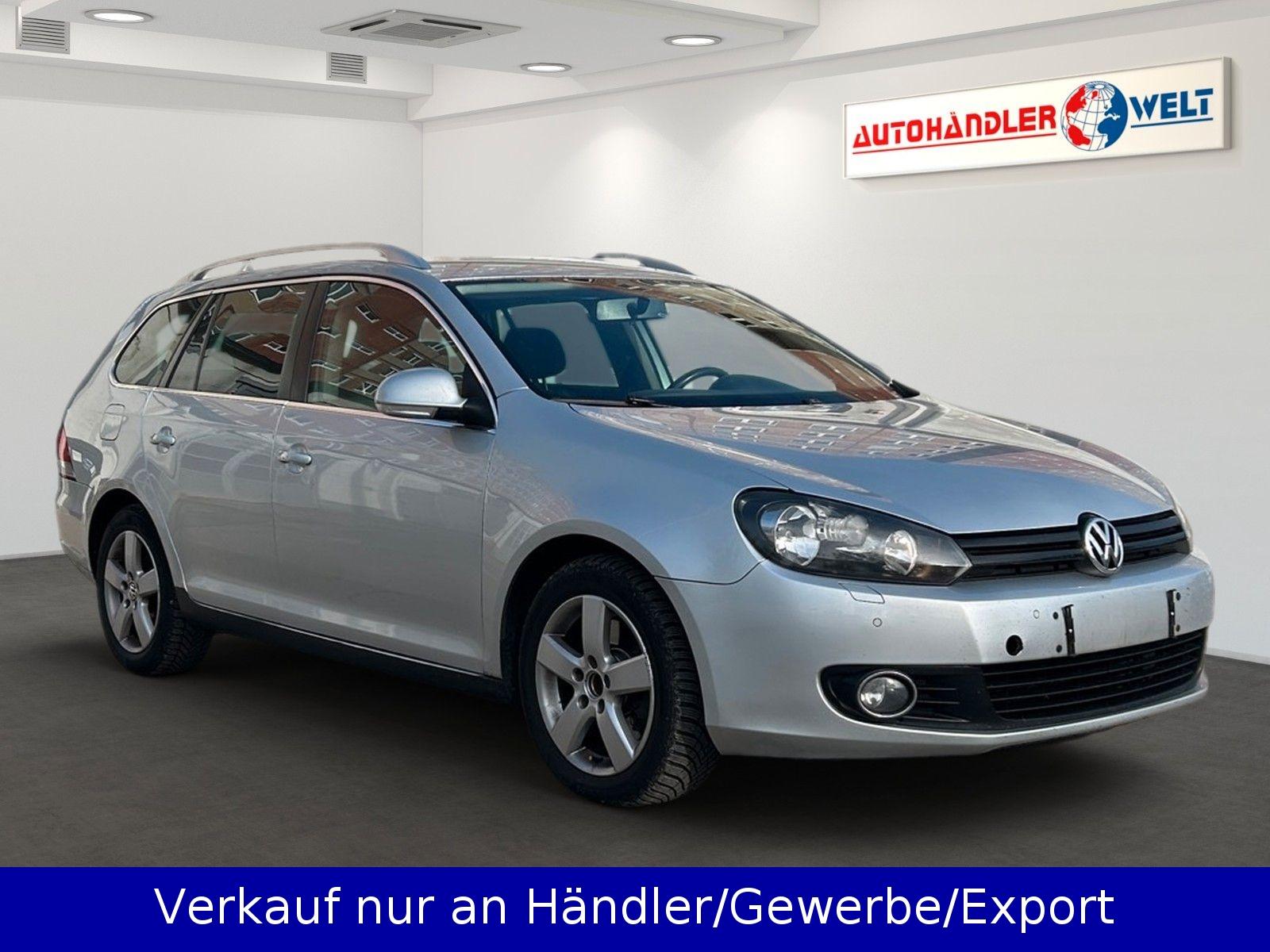 Volkswagen Golf 2011 — interior