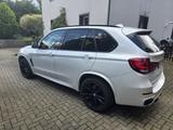 BMW X5 M50 M50d - Sport-Aus*AHK*Head-Up*Navi*Soft - BMW X5 M50 von privat