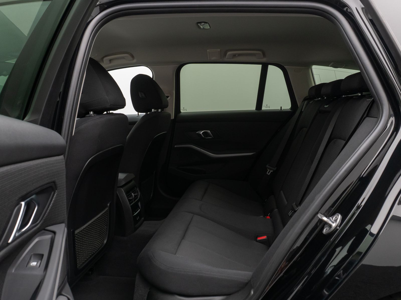 Fahrzeugabbildung BMW 320d DAB CockPitPr Lordos PDC Geschwindigkeitsre