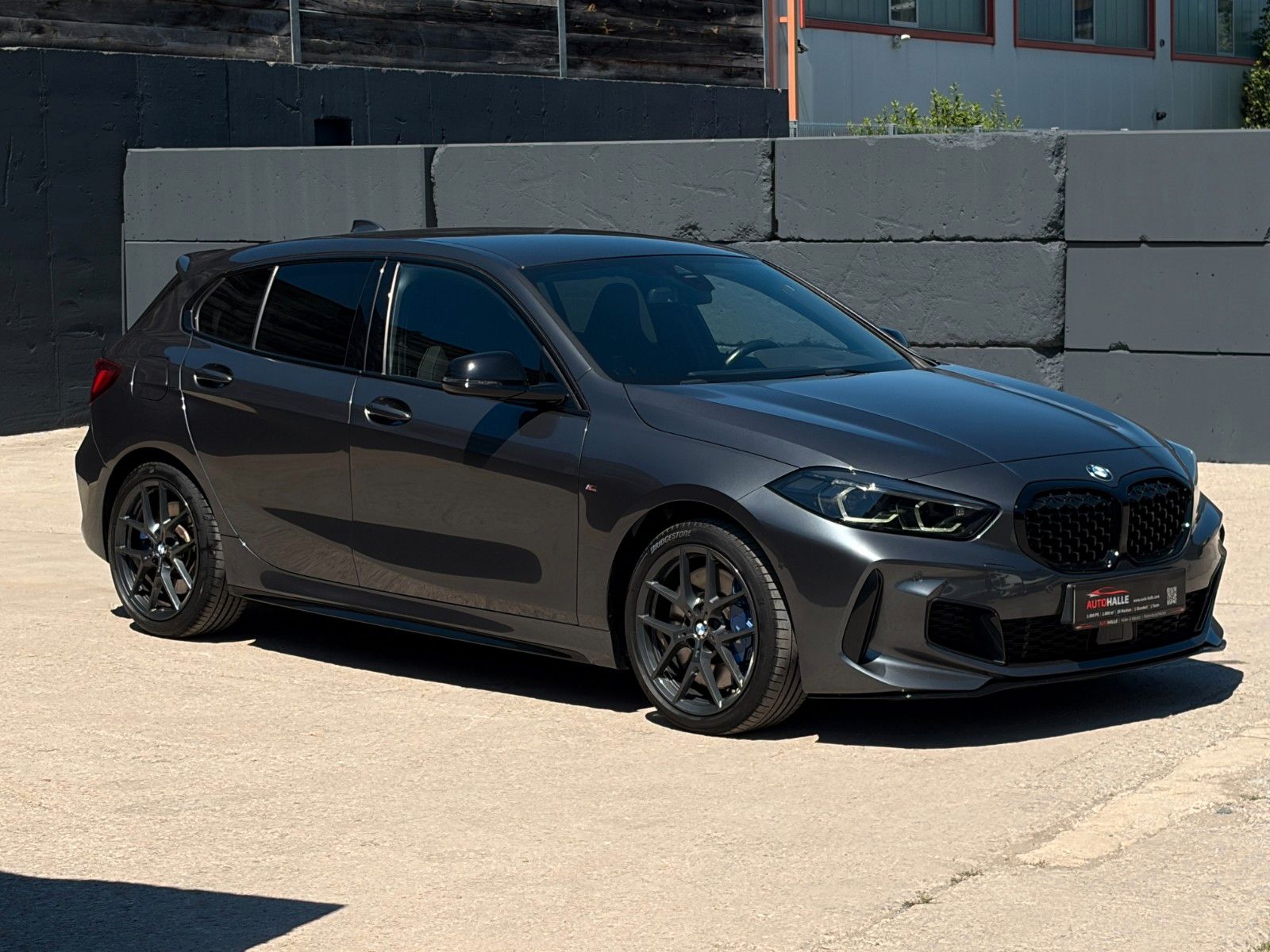Fahrzeugabbildung BMW M135i xDrive Shadow Alcantara KZG CAM HiFi HuD
