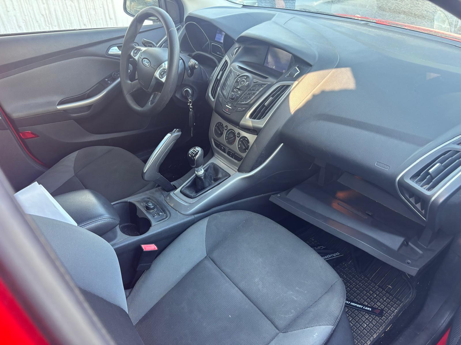 Ford Focus 2013 — photo 7