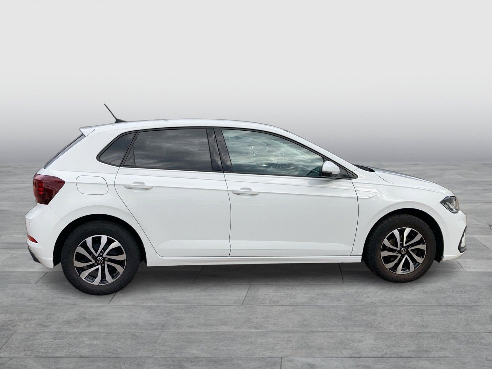 Fahrzeugabbildung Volkswagen Polo TSI Active DSG LED Navi ACC PDC SH