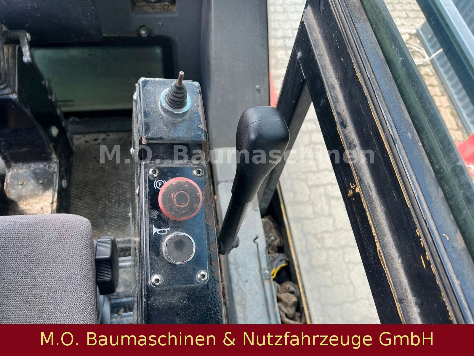 Fahrzeugabbildung Dynapac CC 222 CHF / Kombiwalze / 7.25 t / AC /