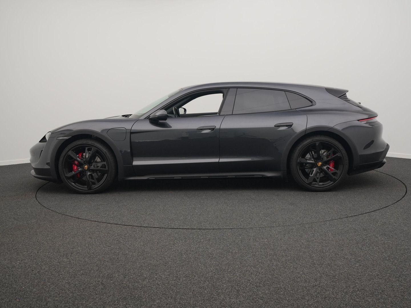 Porsche Taycan 4S Cross Turismo