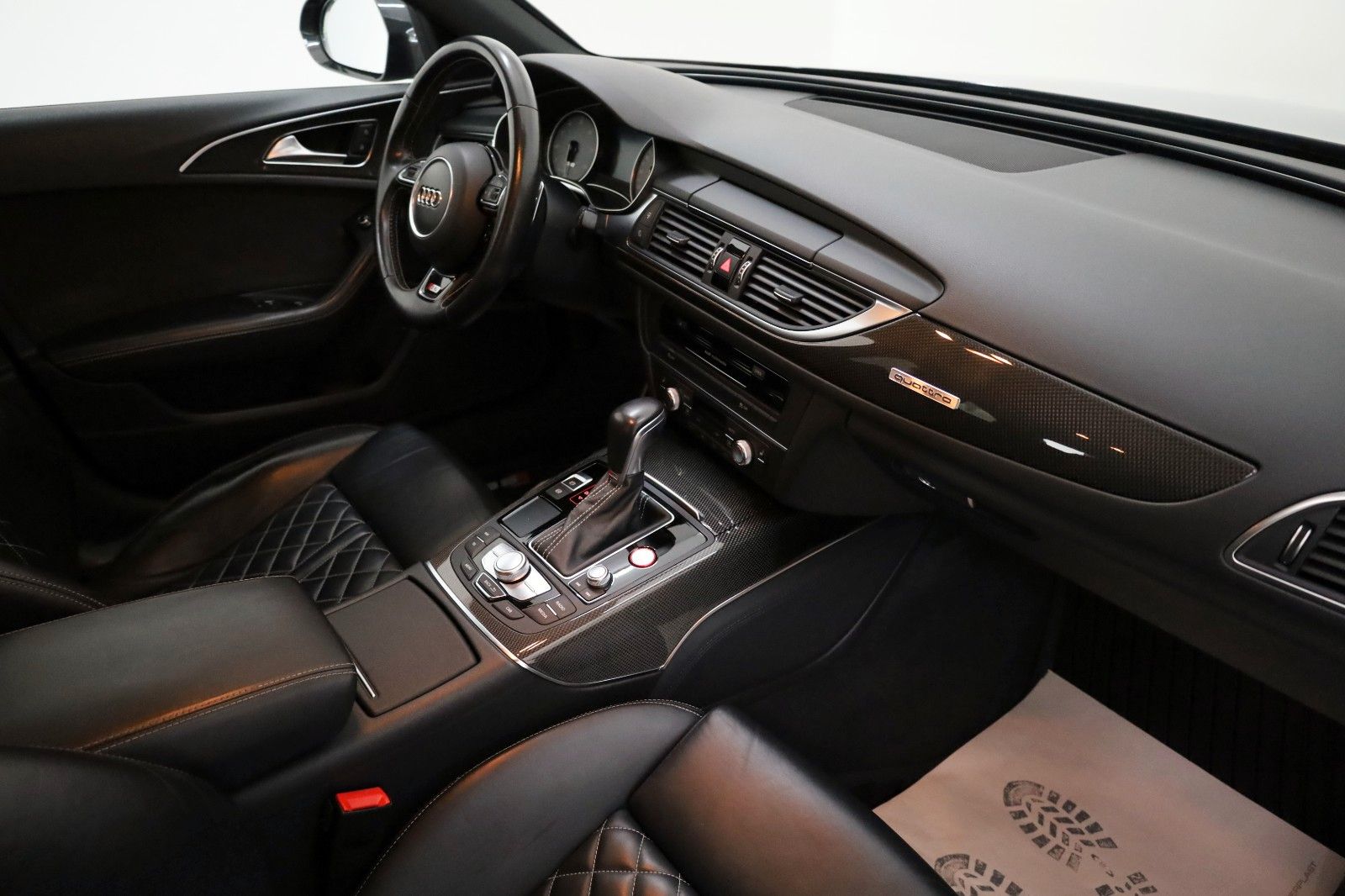 Fahrzeugabbildung Audi S6 Avant 4.0 TFSI quattro Leder,Navi,Matrix-LED