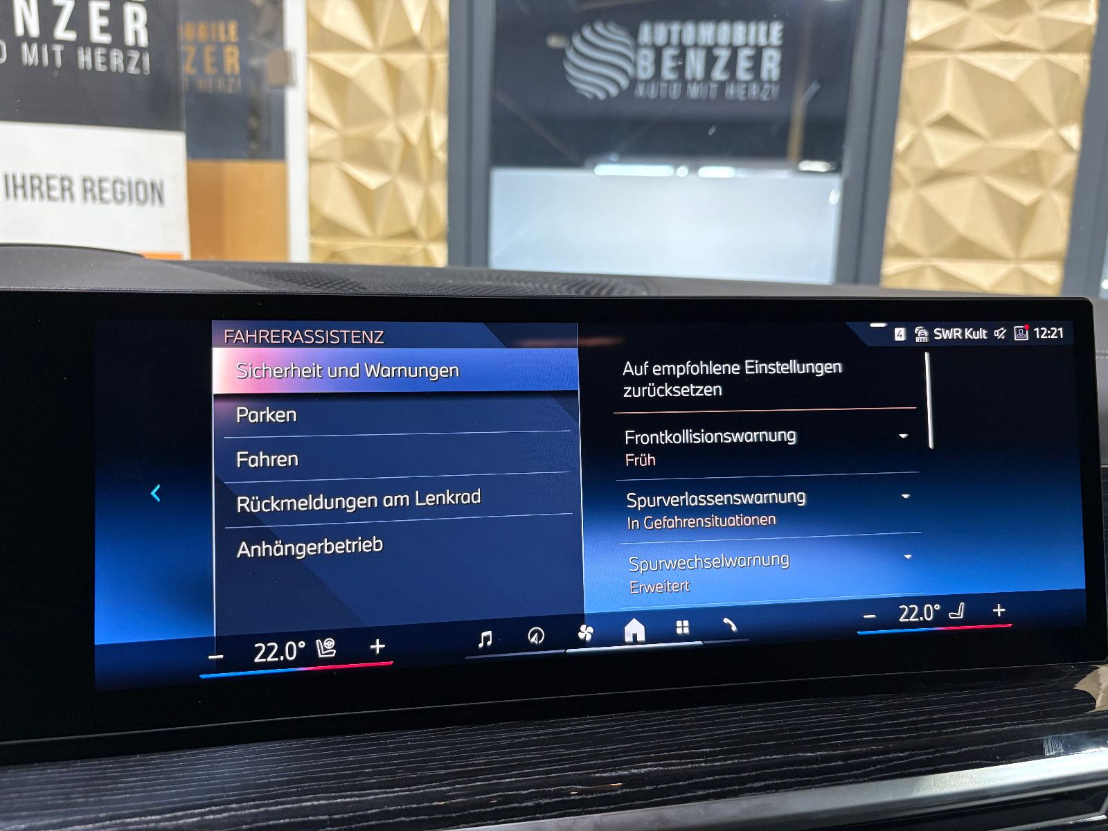 Fahrzeugabbildung BMW X5 30 d xDrive M Sport/HEAD-UP/360°/SOUND/AMBIEN