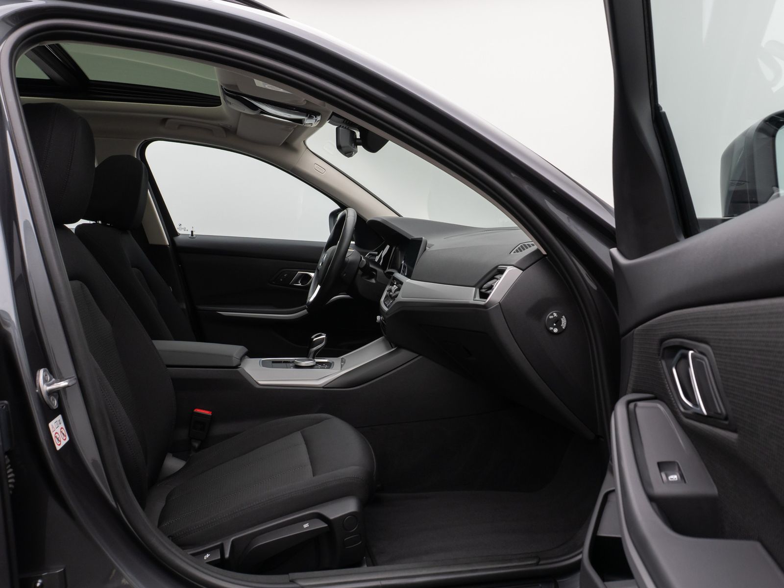 Fahrzeugabbildung BMW 320i Panorama DAB CockPitPr DrivAssist PDC Alarm