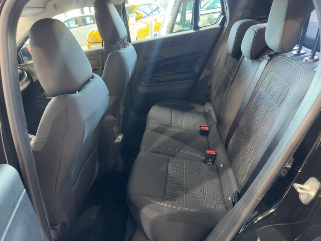 Fahrzeugabbildung Fiat 600 Hybrid MY25 Business Edition, Ganzjahresreif