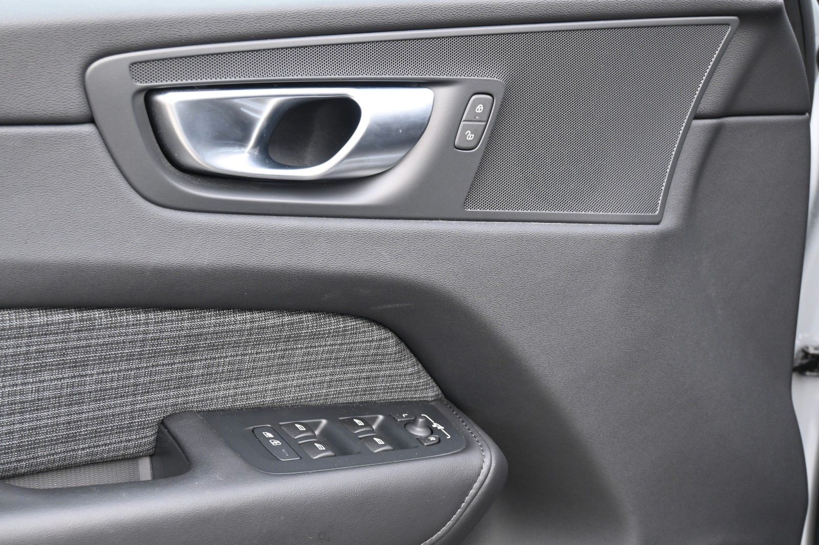 Fahrzeugabbildung Volvo XC60 B4 D FWD Core*RFK*el.Heckkl*GoogleMaps*AHK