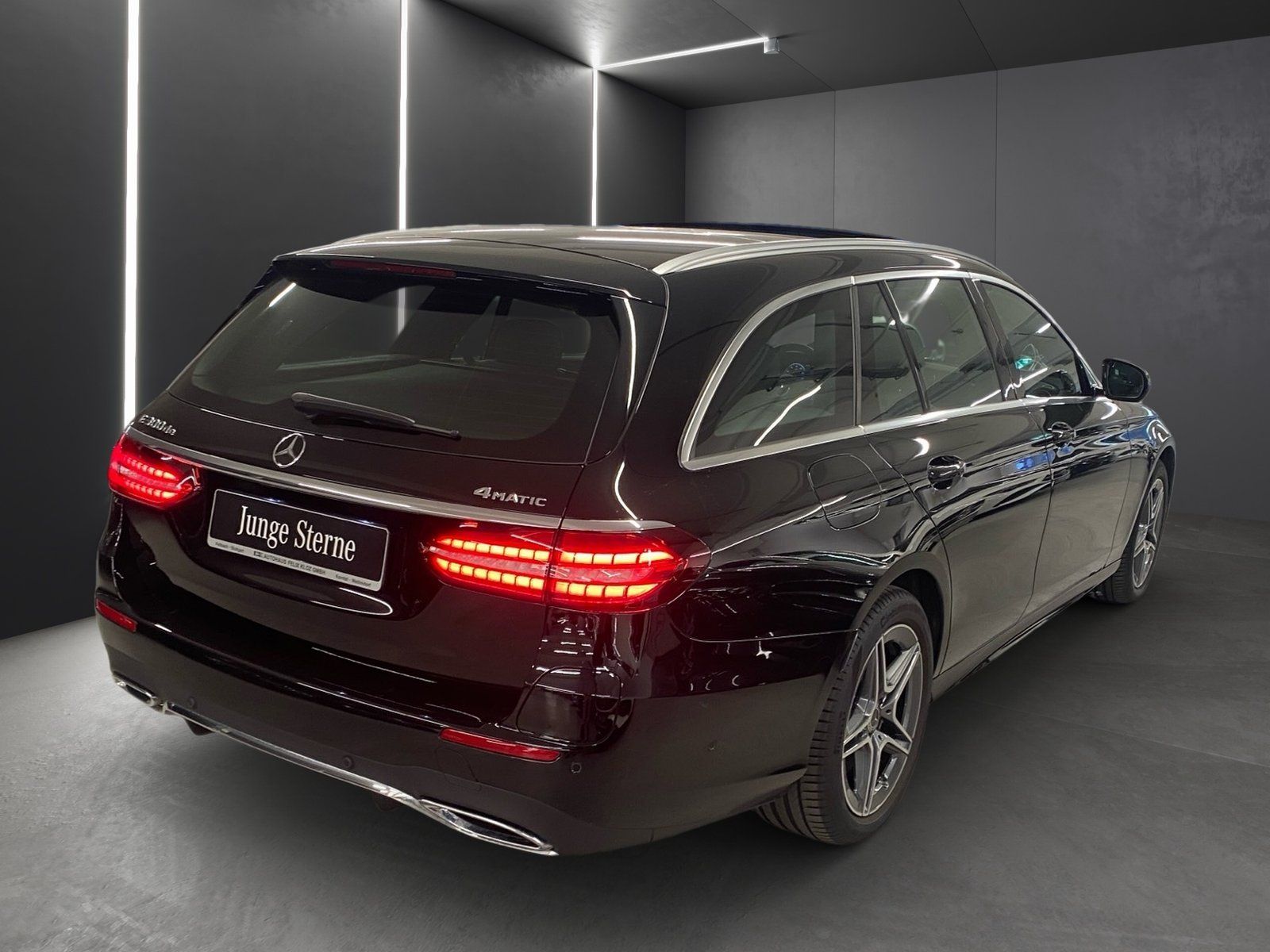 Fahrzeugabbildung Mercedes-Benz E 300 de 4MATIC*AMG*DISTRONIC*LED*AHK*Pano-Dach*