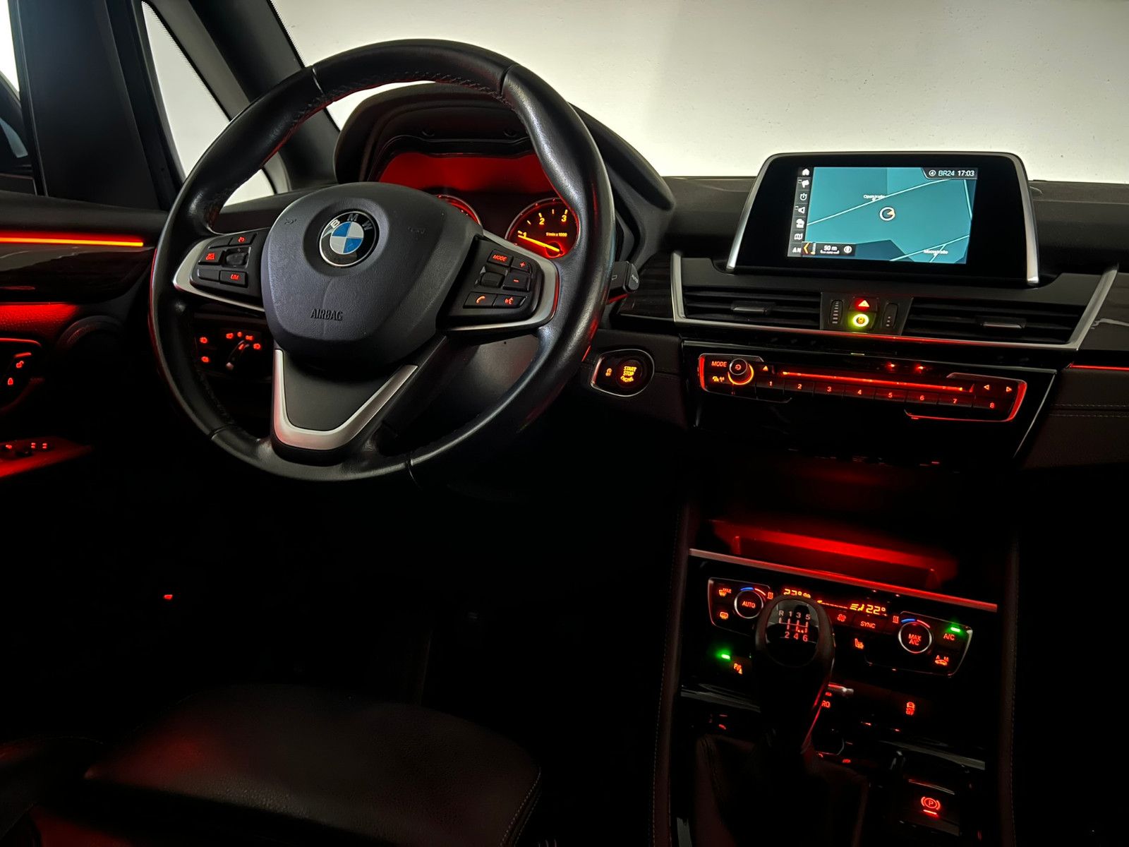 Fahrzeugabbildung BMW 218 d Gran Tourer LUXURY Line/PANO/LED/7-SITZER