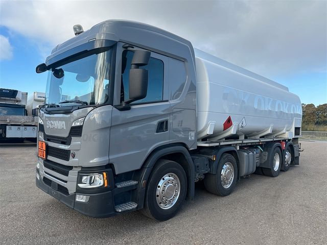 Scania G450 8x2 Diesel / Benzin tank