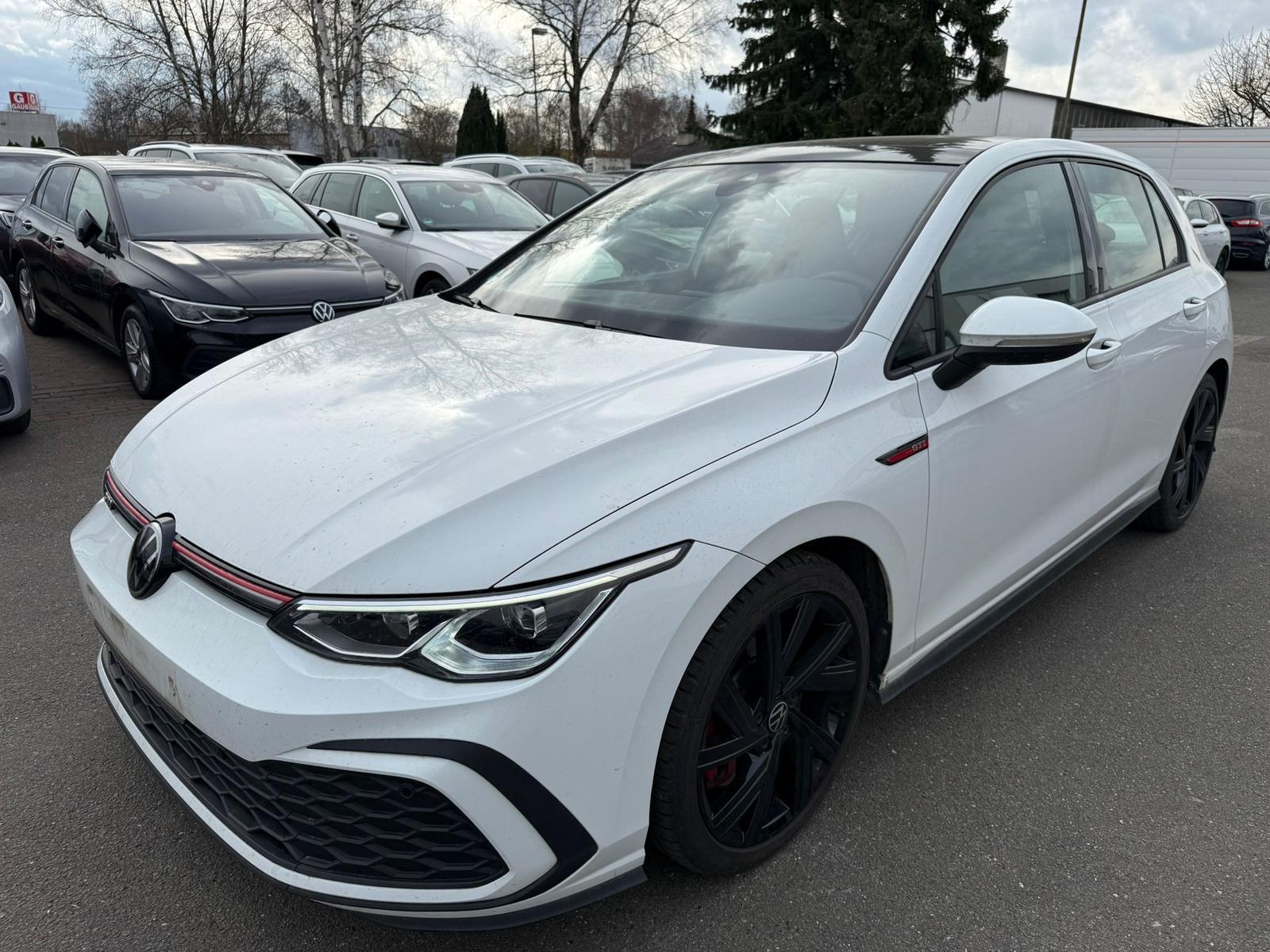 Volkswagen Golf GTI 2.0 TSI /PANO/TRAVEL/AHK/PDC/SHZ/