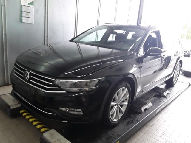 Passat Variant 1.5 TSI DSG Business LED+NAVI+RFK