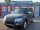 Mitsubishi Pajero 3,2 DI-D 4WD Edition 100 Automatik - gebrauchte Mitsubishi Pajero aus dem Jahr 2017