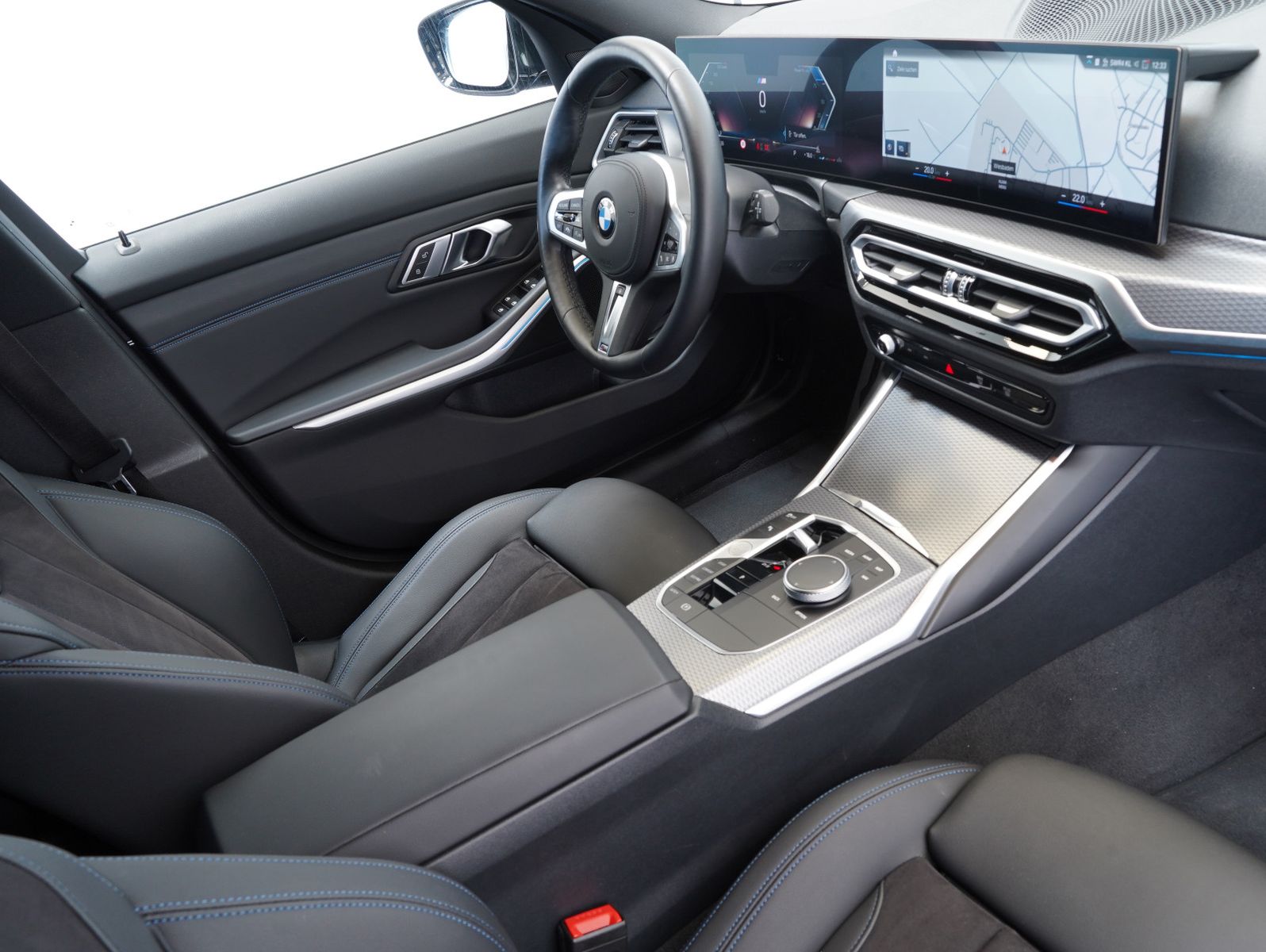 Fahrzeugabbildung BMW 320 d xDrive Touring  M Sport STANDHZG/AHK/19"