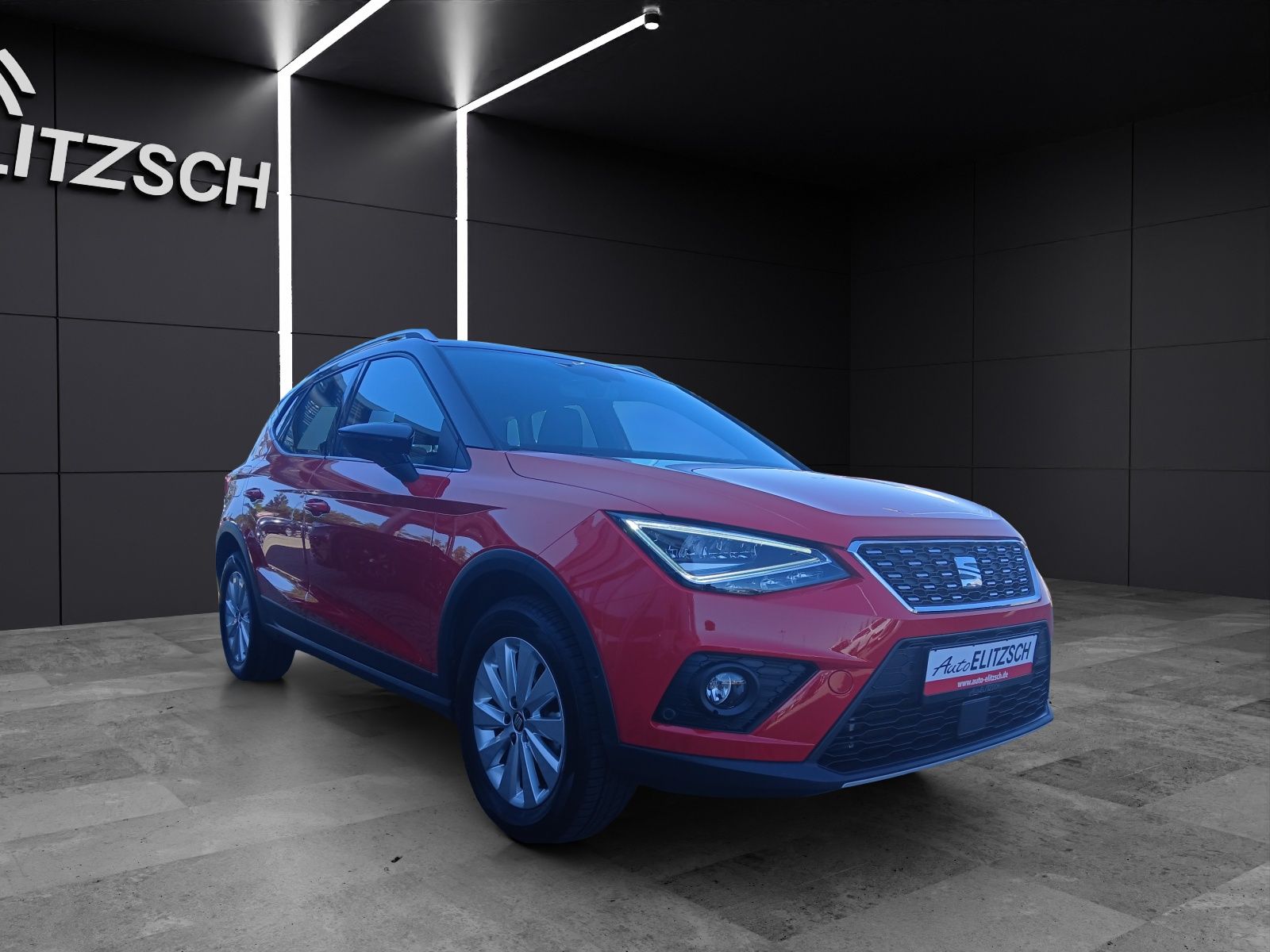 Fahrzeugabbildung SEAT Arona TSI Xcellence DSG LED AHK Navi ACC RFK SH