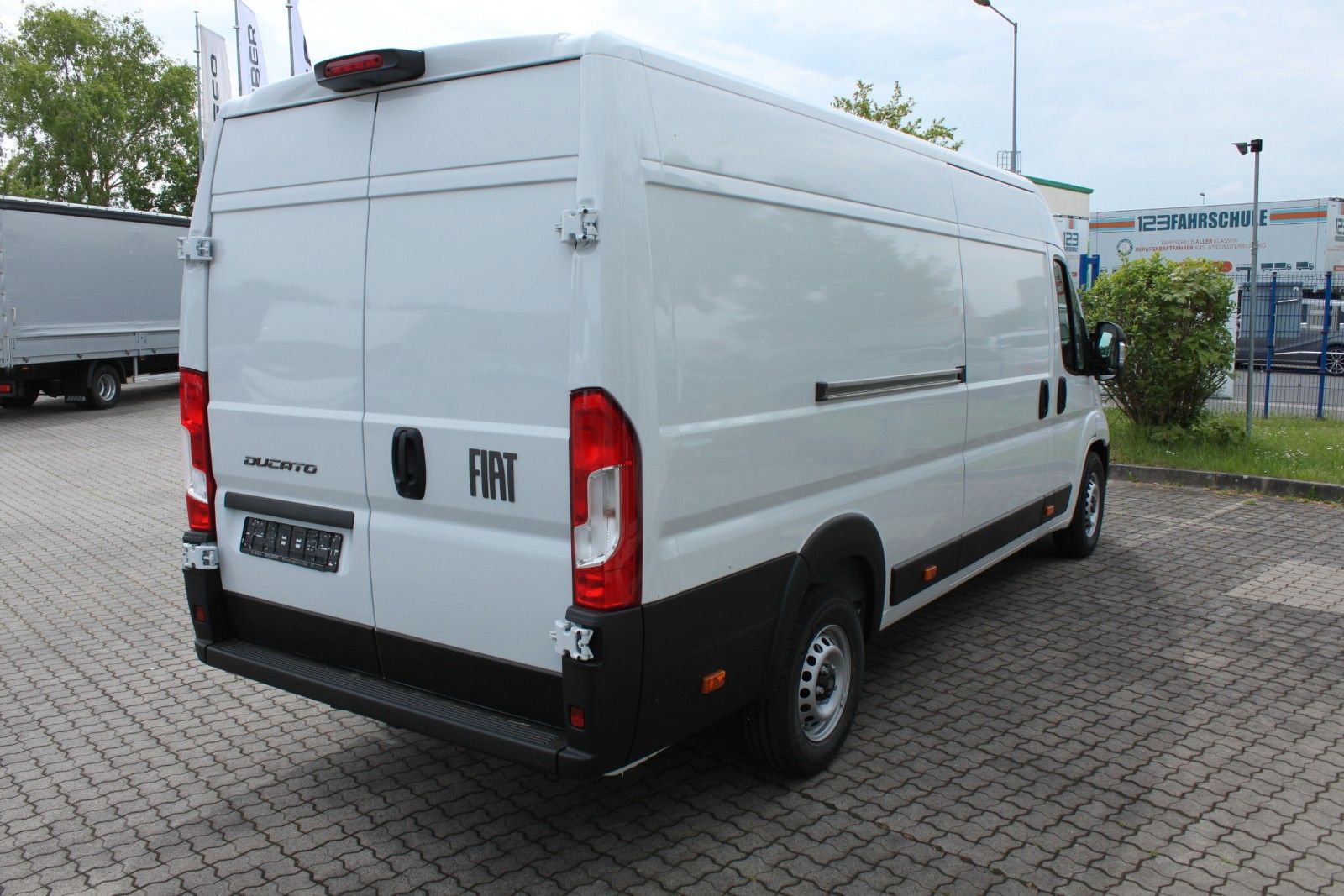 Fahrzeugabbildung Fiat Ducato Kasten Maxi L4H2  Maxi