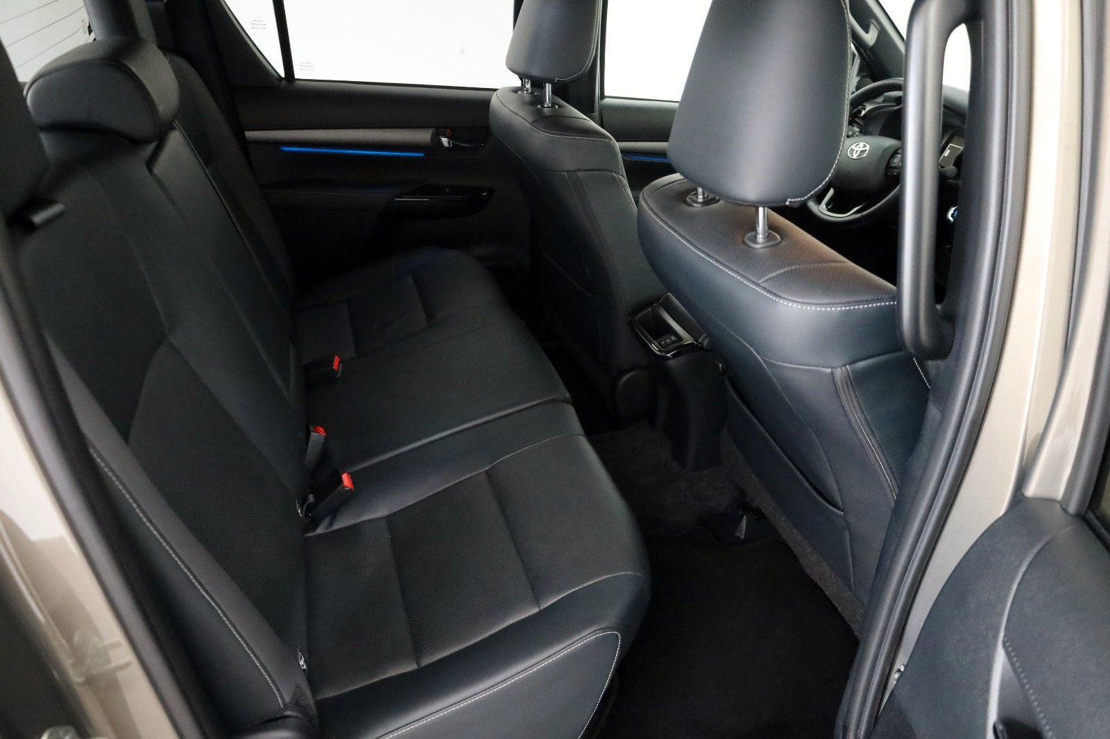 Fahrzeugabbildung Toyota Hilux 2.8 D-4D Invincible,DOKA,ACC,WERKSGARANTIE