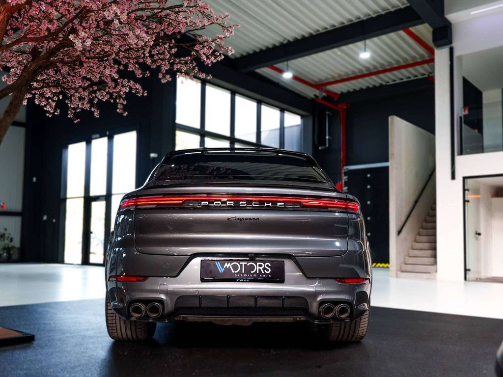 Porsche Cayenne Coupé E-Hybrid - SportDesign - Passenger imagem 3