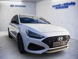 Hyundai i30 1.5 T-GDI 48V-Hybrid DCT Advantage - Hyundai i30 mit Benzin-Antrieb: Weiß