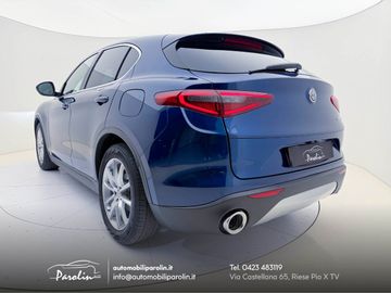 Alfa-Romeo Stelvio - 12