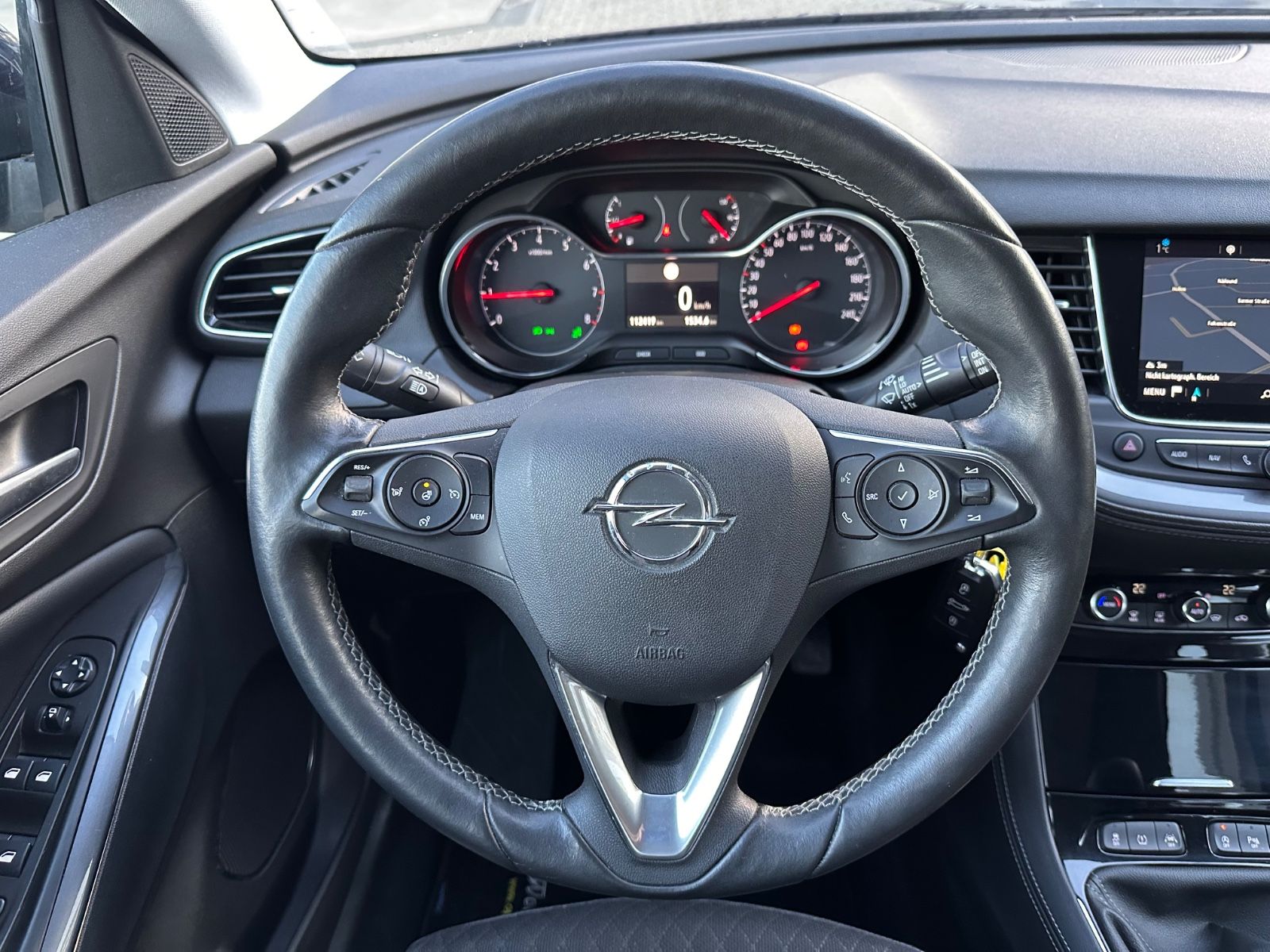 Fahrzeugabbildung Opel Grandland (X) 1.2 Turbo Navi/LED/SHZG/APP/GRA