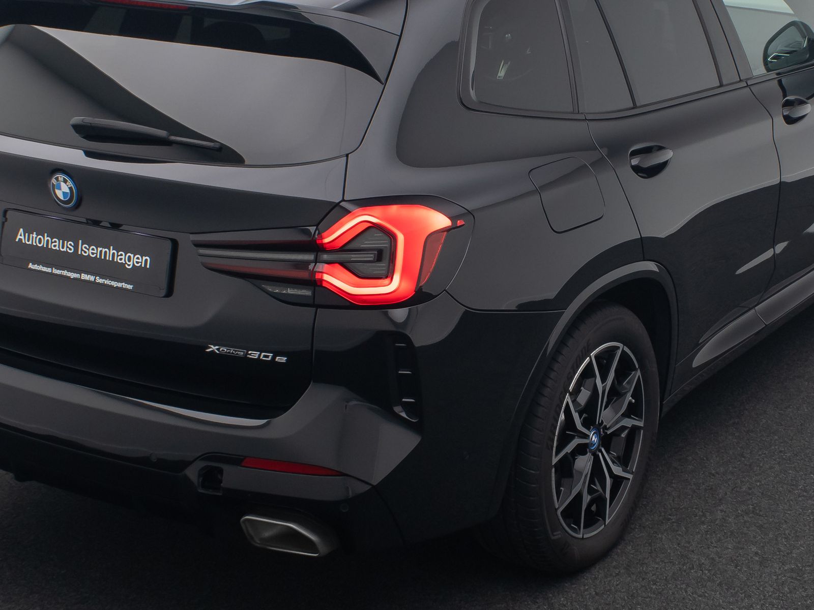 Fahrzeugabbildung BMW X3 xD30e M Sport Komfort AHK HUD DAB 360°HiFi