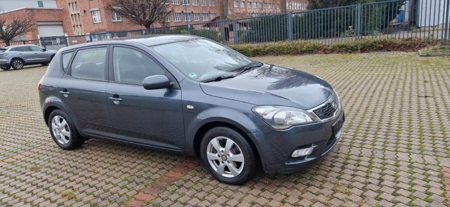 Kia Cee'd Vision 2 Hand Top Zustand  1,6i Garantie