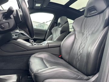 BMW X6 M50i Gestiksteuerung Head-Up HK HiFi DAB LED