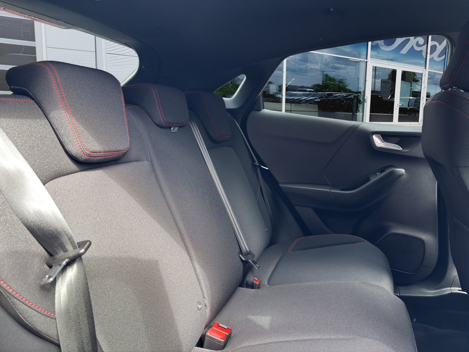 Fahrzeugabbildung Ford Puma 1.0 Ecoboost ST-Line