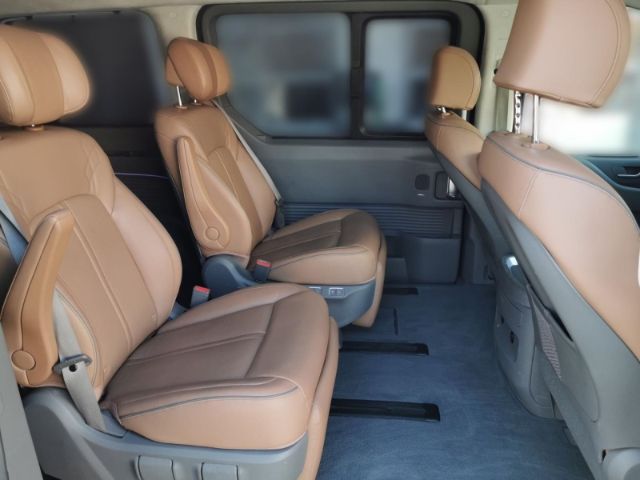 Fahrzeugabbildung Hyundai STARIA Signature 4WD 7-Sitzer PANO+AHK+GARANTIE