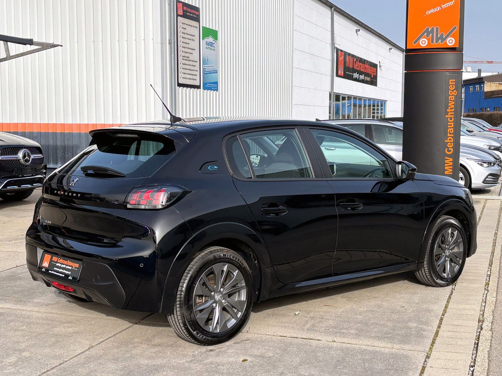 Fahrzeugabbildung Peugeot 208-e Active Pack 50kWh LED SHZ NAV KLIMA PDC BT