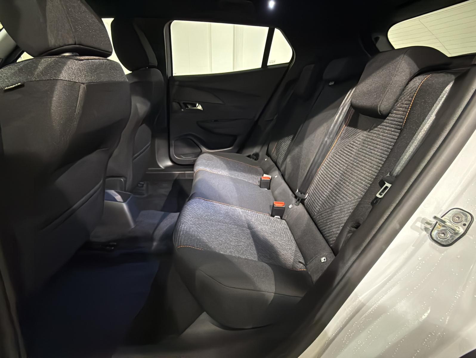 Peugeot 2008 Hyb.145 Business Autom.|PDC|KAMERA|NAVI|SHZ