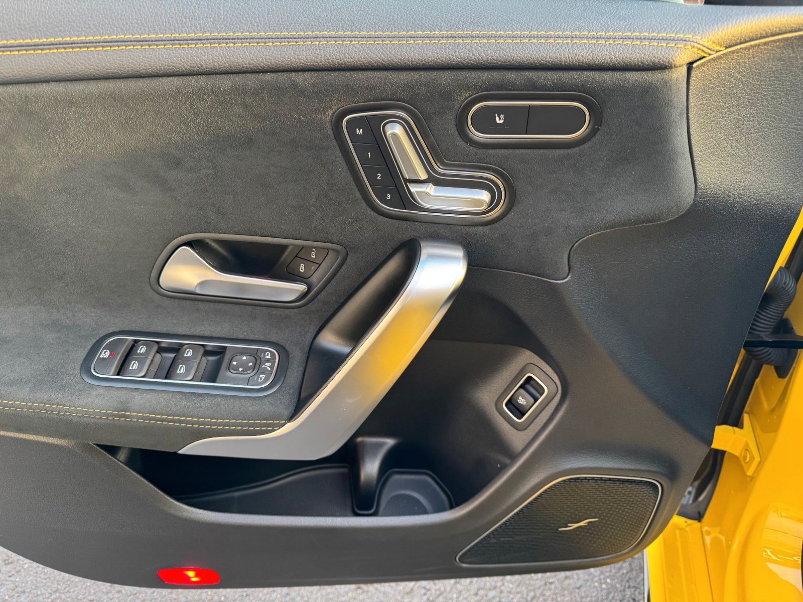 Fahrzeugabbildung Mercedes-Benz CLA 45 AMG+Aerodynamic+Pano+Burm+Multikontur+