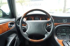 Fahrzeugabbildung Jaguar XJ Executive 3.2 V8 Automatik Leder LM PDC