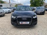 Audi Q3 2.0 TDI Sitzheizung PDC Bi-Xenon 1.Hand - Audi Q3 mit Diesel-Antrieb: Geländewagen, 2.0