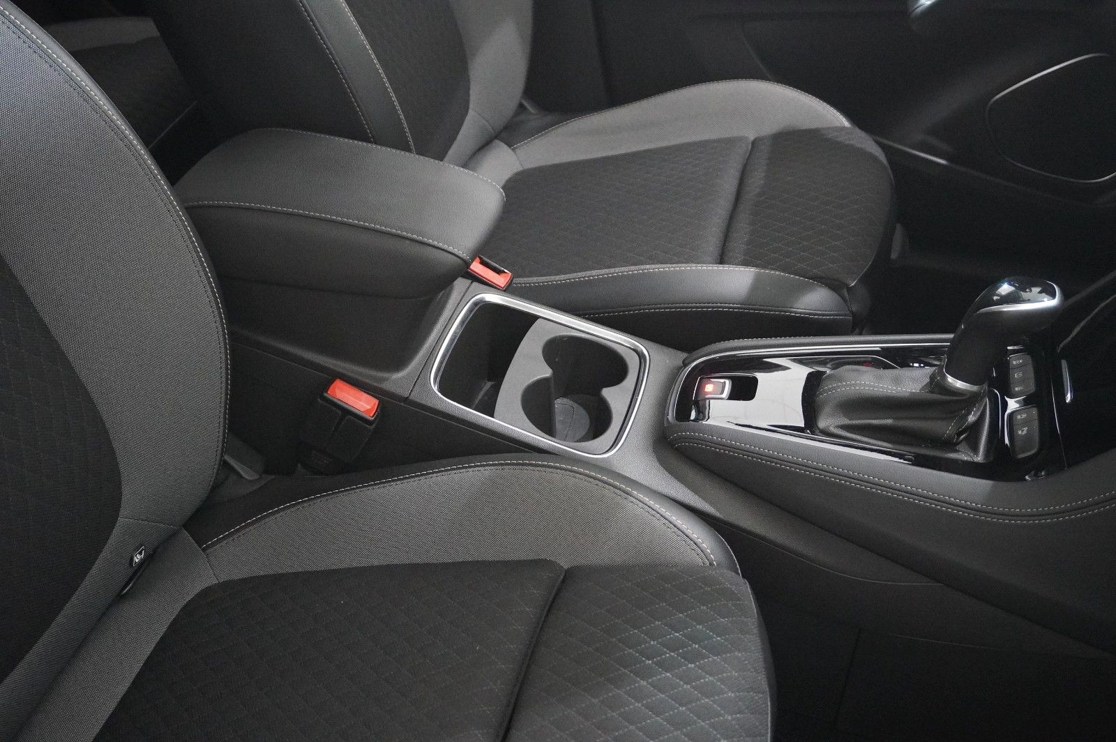 Fahrzeugabbildung Opel Grandland 1.5D ELEGANCE NAVI/LED/KAMERA/SPORT/SH