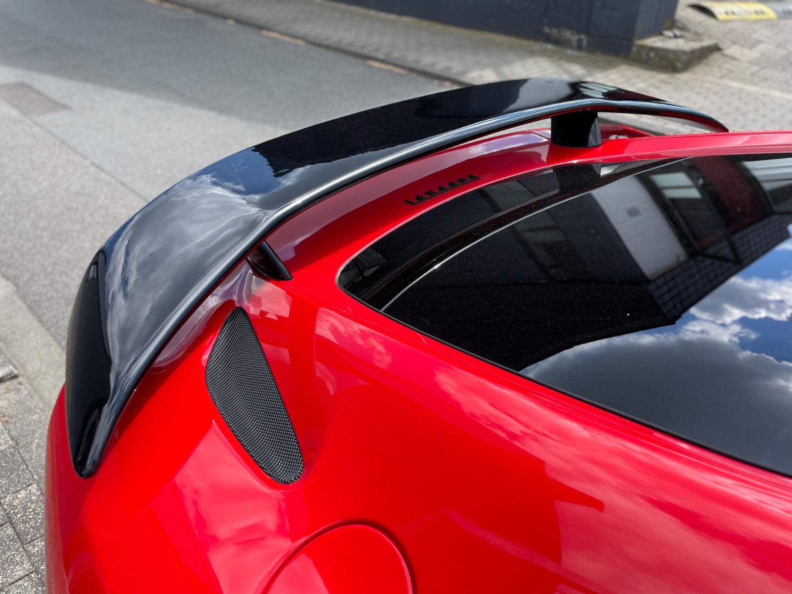 Fahrzeugabbildung Ferrari F12 Berlinetta Novitec |Carbon|LED Lenkrad|Navi|