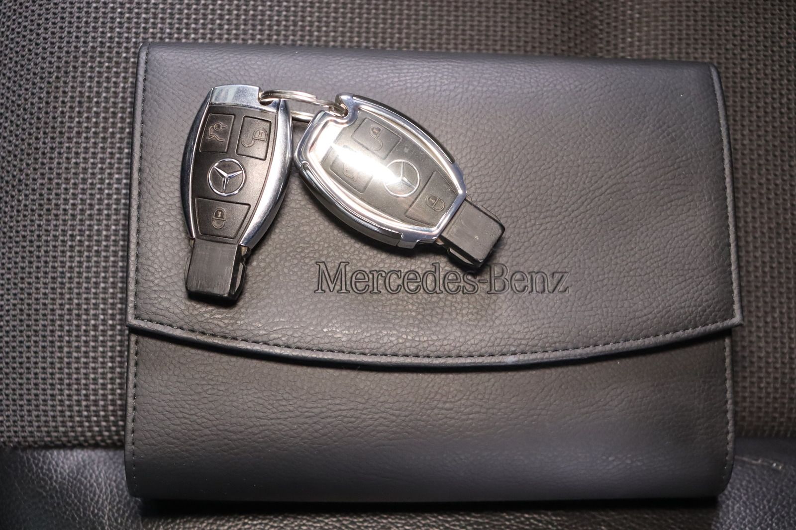 Fahrzeugabbildung Mercedes-Benz C 250 CDI T BlueEFF AVANTG. AMG-Paket * DIS *