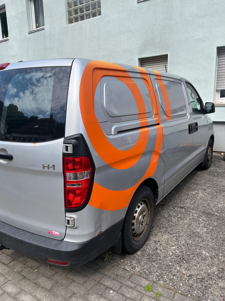 Hyundai H-1