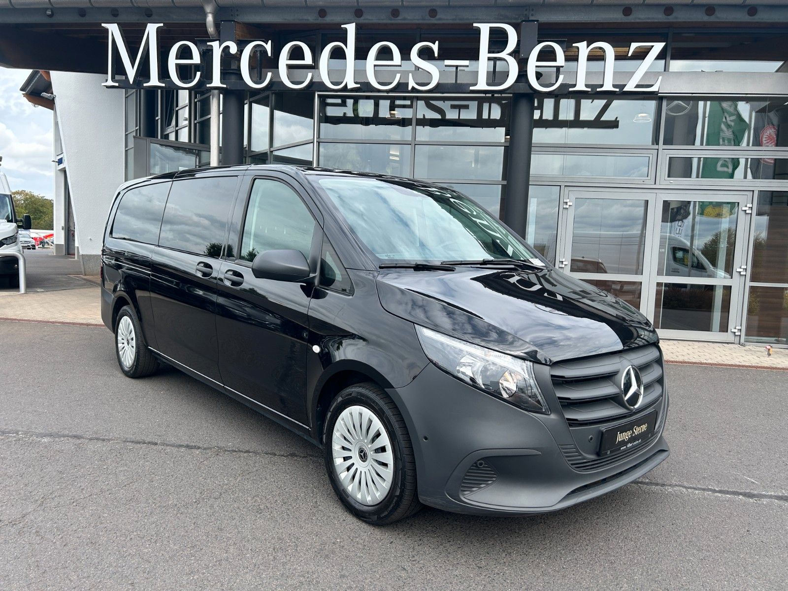 Fahrzeugabbildung Mercedes-Benz Vito 116 CDI Tourer 9G Extral AHK Kamera