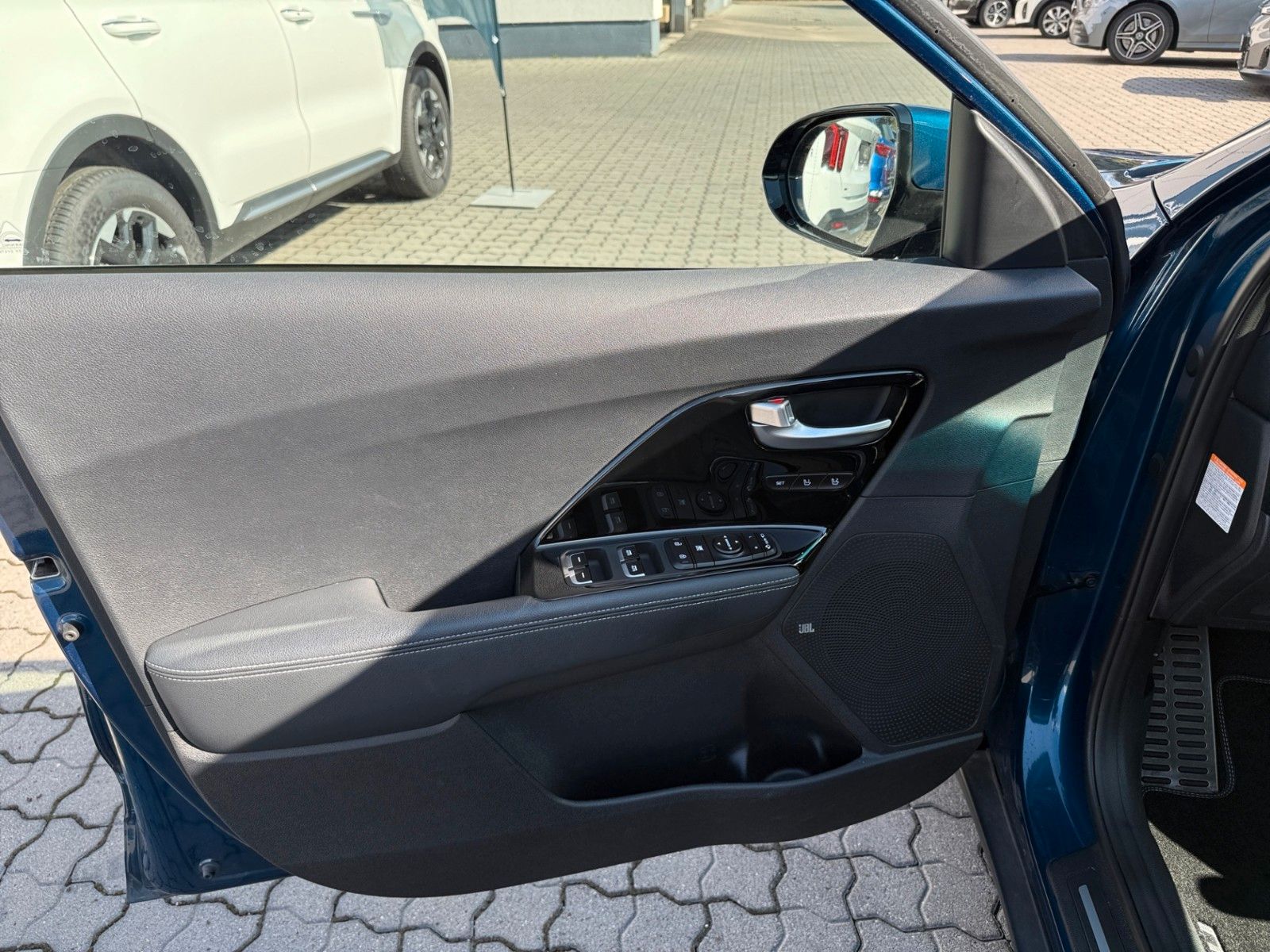 Fahrzeugabbildung Kia Niro 1.6 HEV Spirit Leder Glasdach