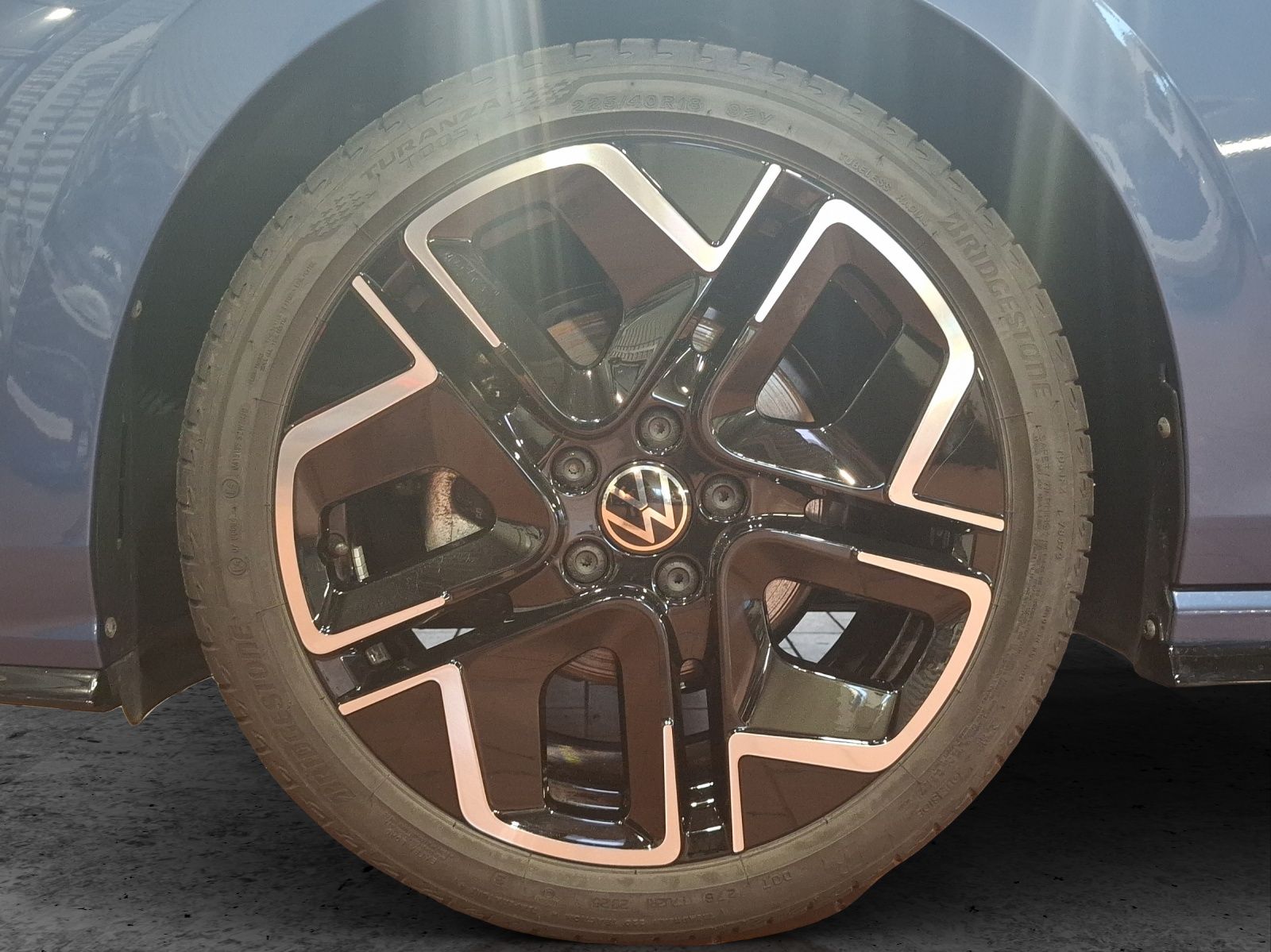 Fahrzeugabbildung Volkswagen Golf VIII Variant TSI R-Line Standhzg. LEDplus N